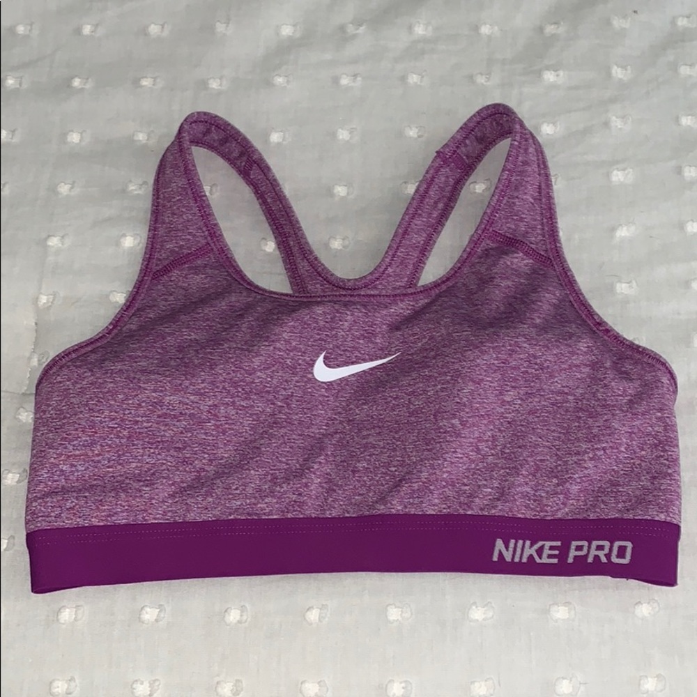 Nikepro sports bra